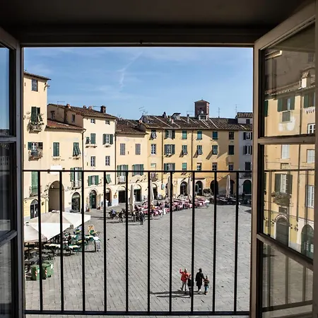 Nell'anfiteatro * Lucca